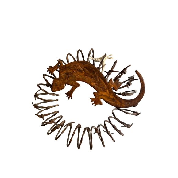 Primitive Rusty Banded Wire Alligator Wreath Rare 7.5" Rustic Decor Piece - Picture 1 of 8
